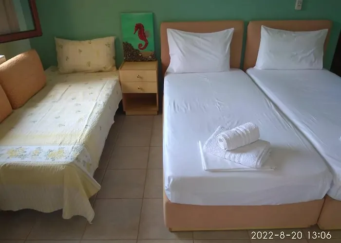 Roula Rooms